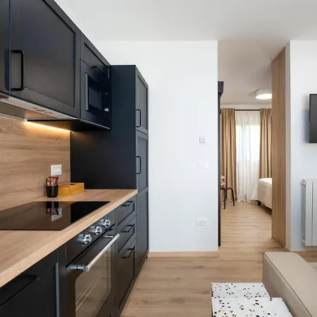 Deluxe Perla פורץ